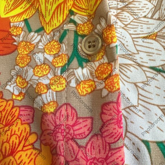Gigio NWT Bright Multicolored Floral Short Sleeve Button Blouse Small - Picture 4 of 5